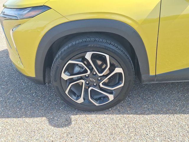 Used 2025 Yellow Chevrolet 2RS image 27