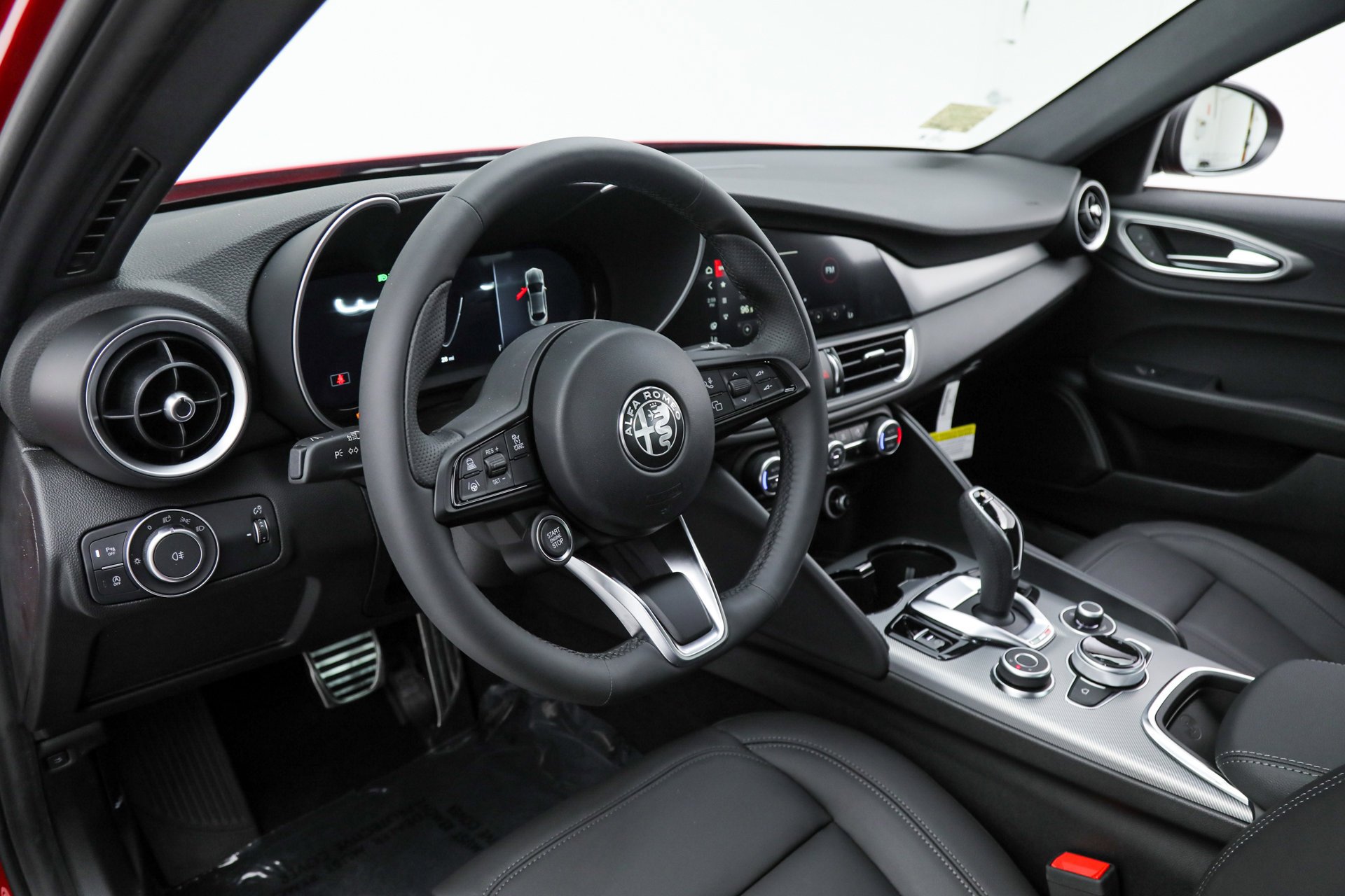 2026 Alfa Romeo Giulia Base - Photo 17