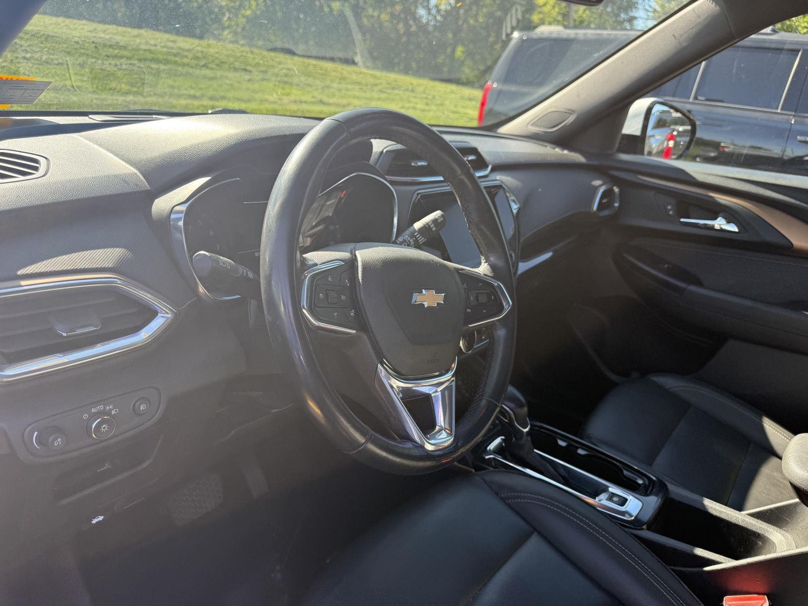 Used 2023 Mosaic Black Metallic Chevrolet ACTIV image 11