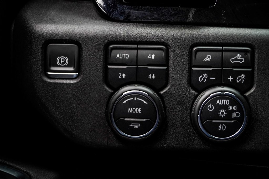 Used 2023 Red Chevrolet High Country image 39