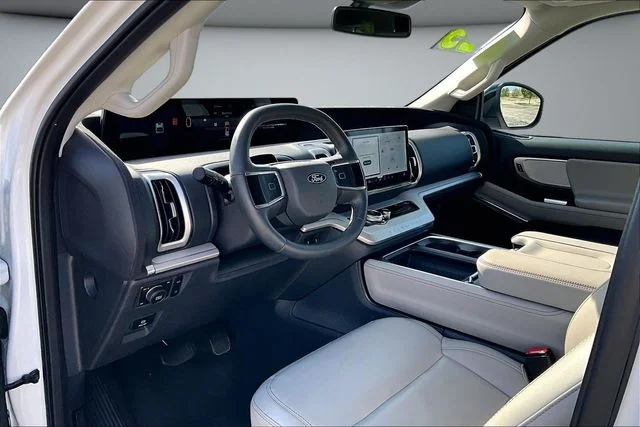 Used 2025 White Metallic Ford Active image 17