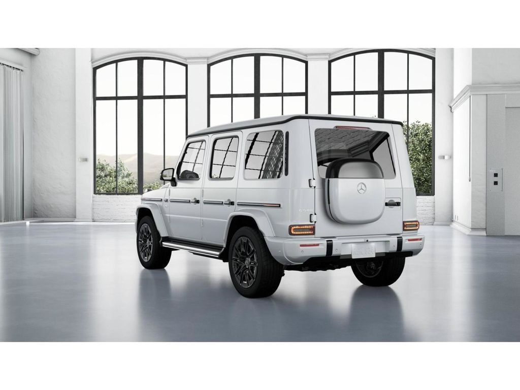 Used 2025 MANUFAKTUR Moonlight White Magno Mercedes-Benz G 580 image 28