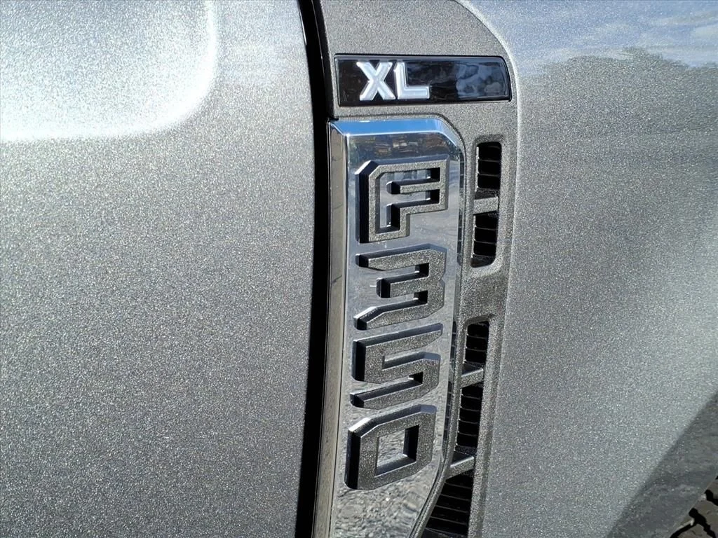New 2026 Carbonized Gray Metallic Ford XL image 12