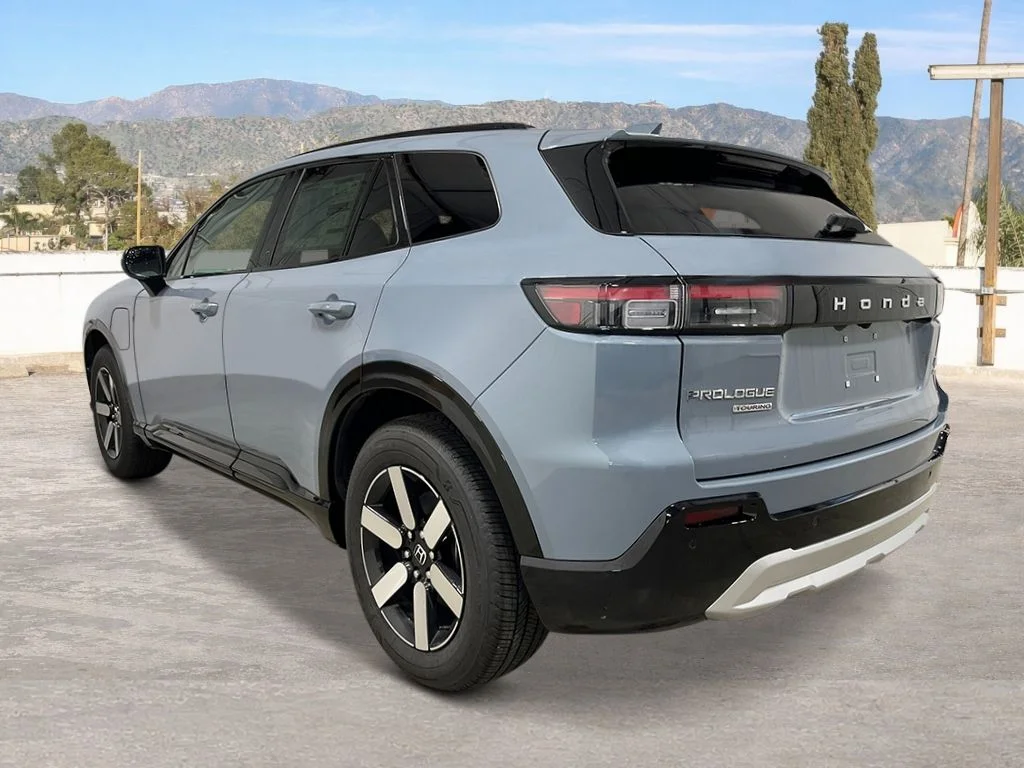 New 2026 Sonic Gray Pearl Honda Touring image 3