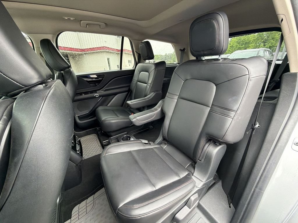 Used 2023 Silver Lincoln Standard image 23