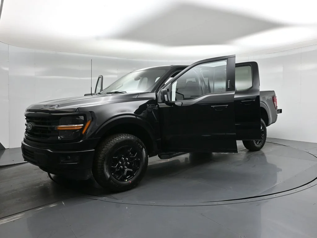 New 2026 Agate Black Metallic Ford XLT image 28