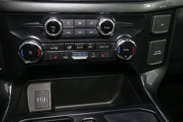 Used 2023 Black Ford XLT image 26