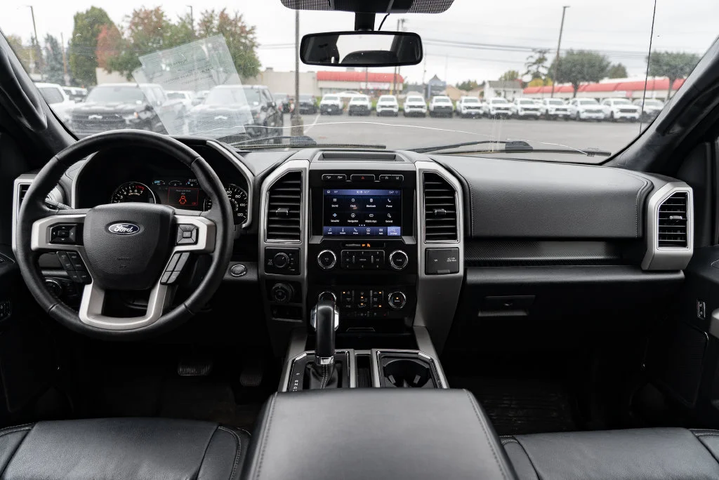 Used 2020 Black Metallic Ford Lariat image 10