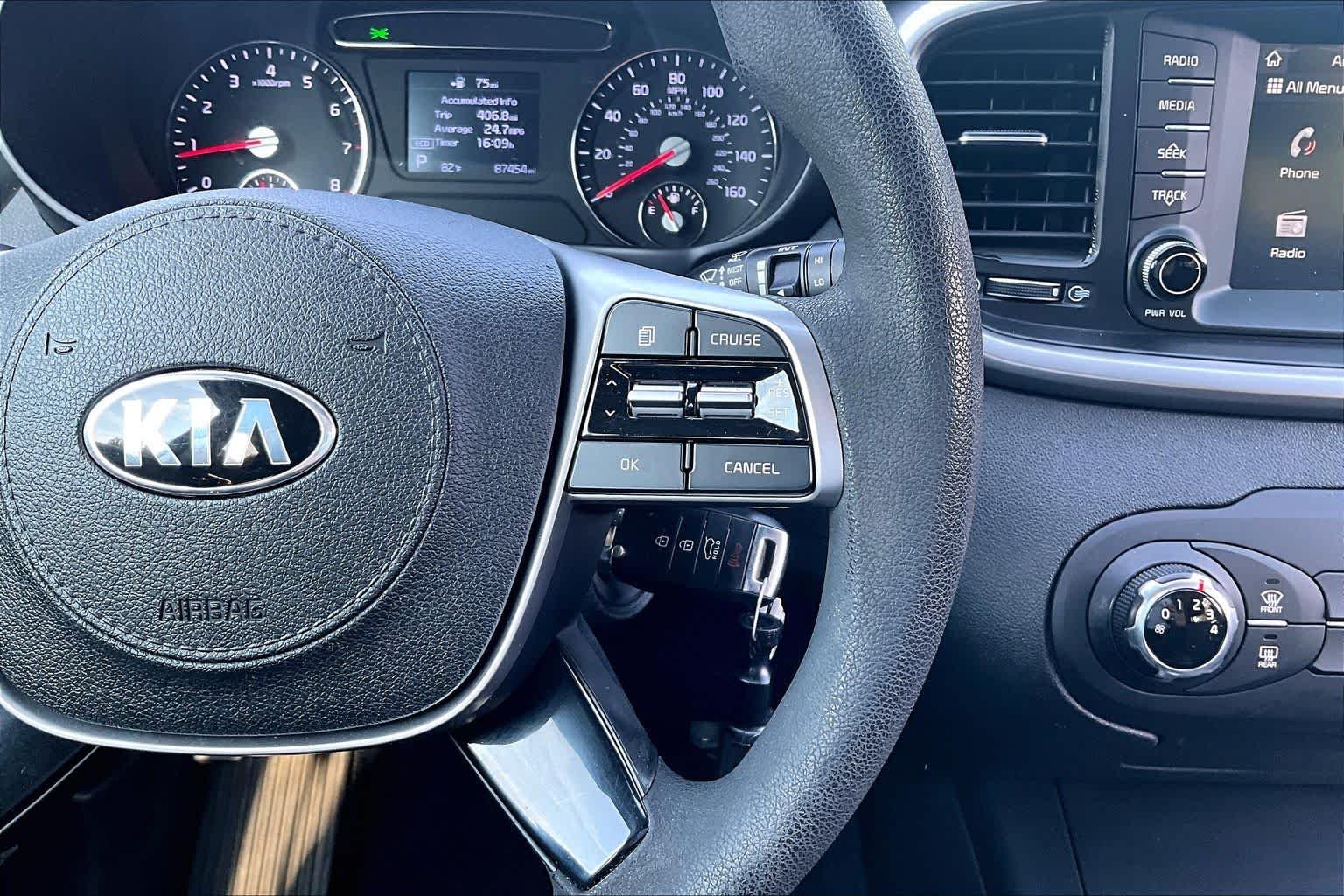 Used 2019 Everlasting Silver Kia L image 27