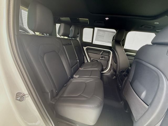 New 2026 Fuji White Land Rover X-Dynamic SE image 29