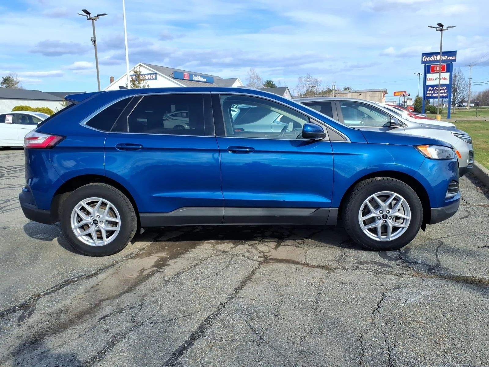 Used 2024 Blue Metallic Ford SEL image 3