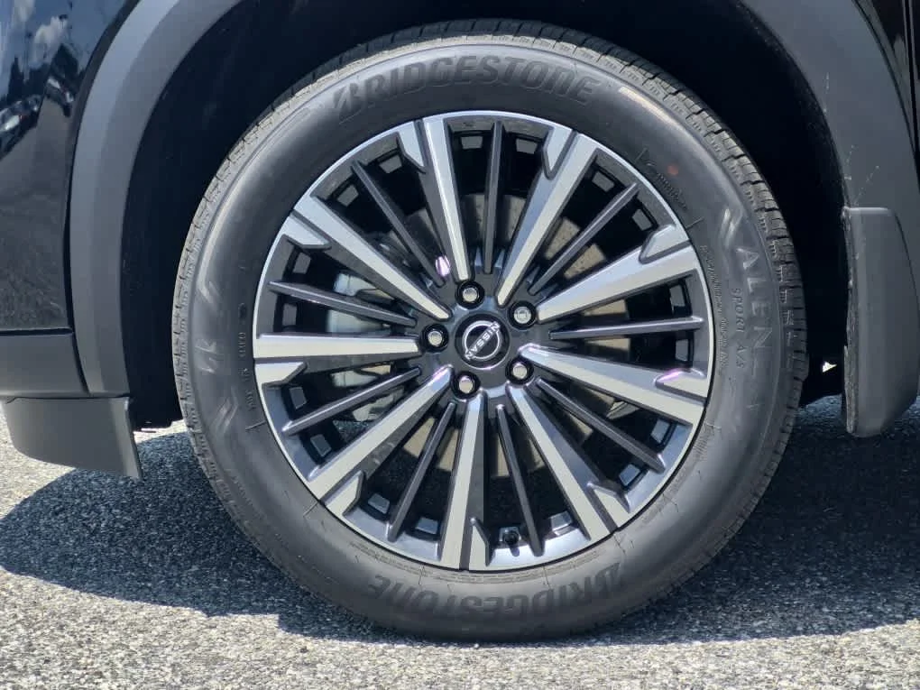 New 2026 Super Black Nissan Platinum image 6