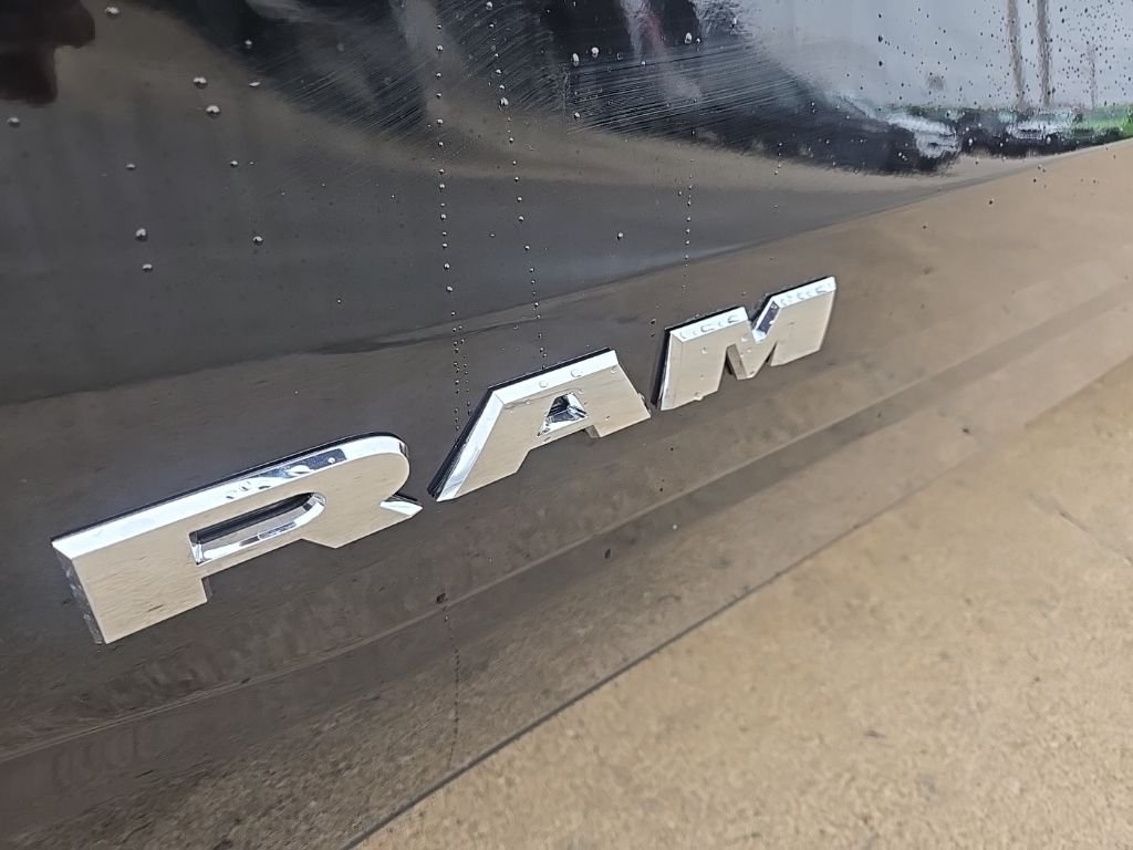New 2026 Diamond Black Crystal Pearl-Coat Exterior Paint RAM Big Horn/Lone Star image 18