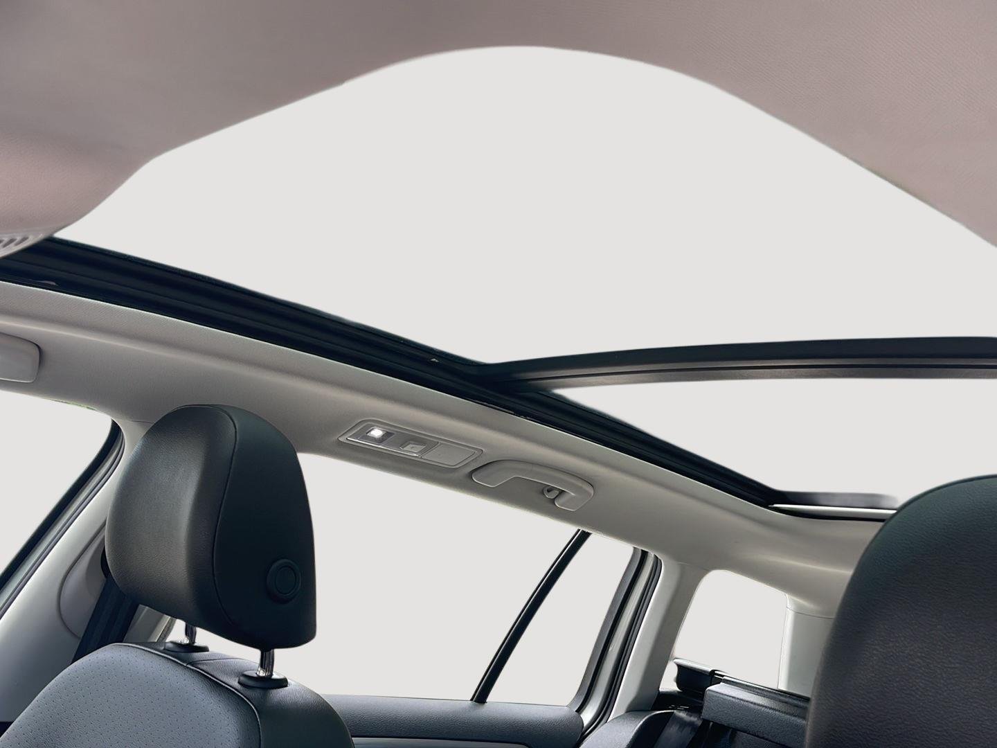 2015 Volkswagen Golf SportWagen TDI SE - Photo 29