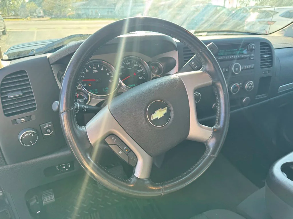 Used 2013 Gray Chevrolet LT image 12