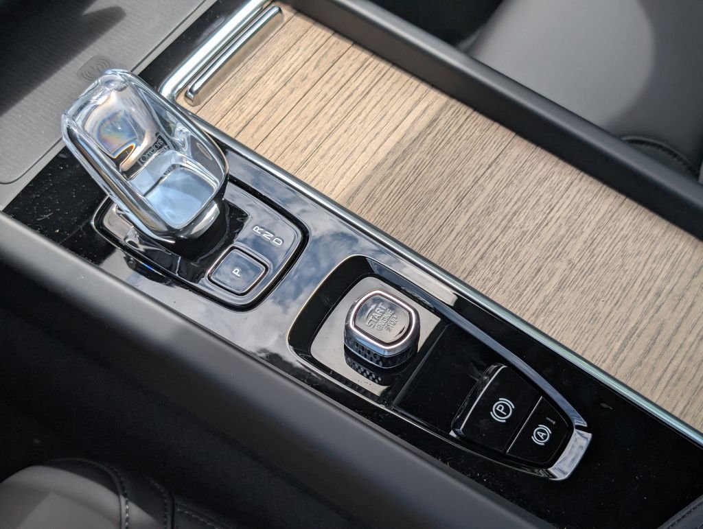 New 2026 White Volvo T8 Plus image 22