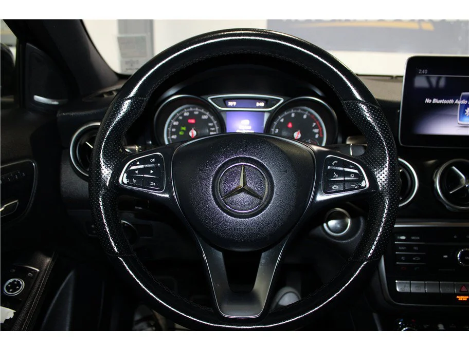 Used 2019 Black Mercedes-Benz GLA 250 image 25