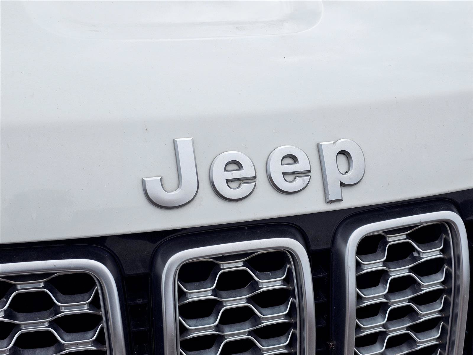 Used 2020 Bright White Clearcoat Jeep Summit image 3