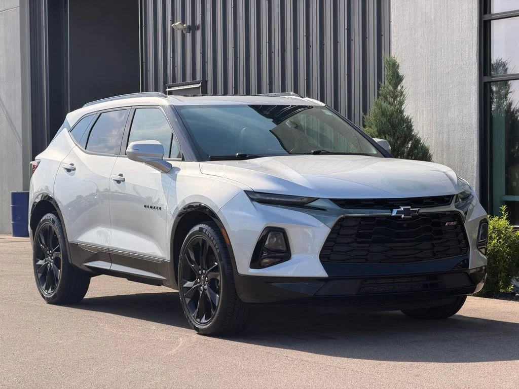 Used 2020 Silver Chevrolet RS image 4