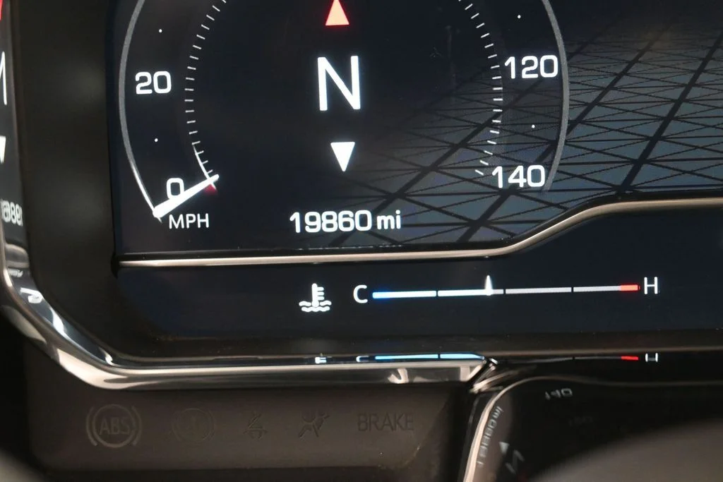 Used 2025 Sterling Metallic GMC Elevation image 26