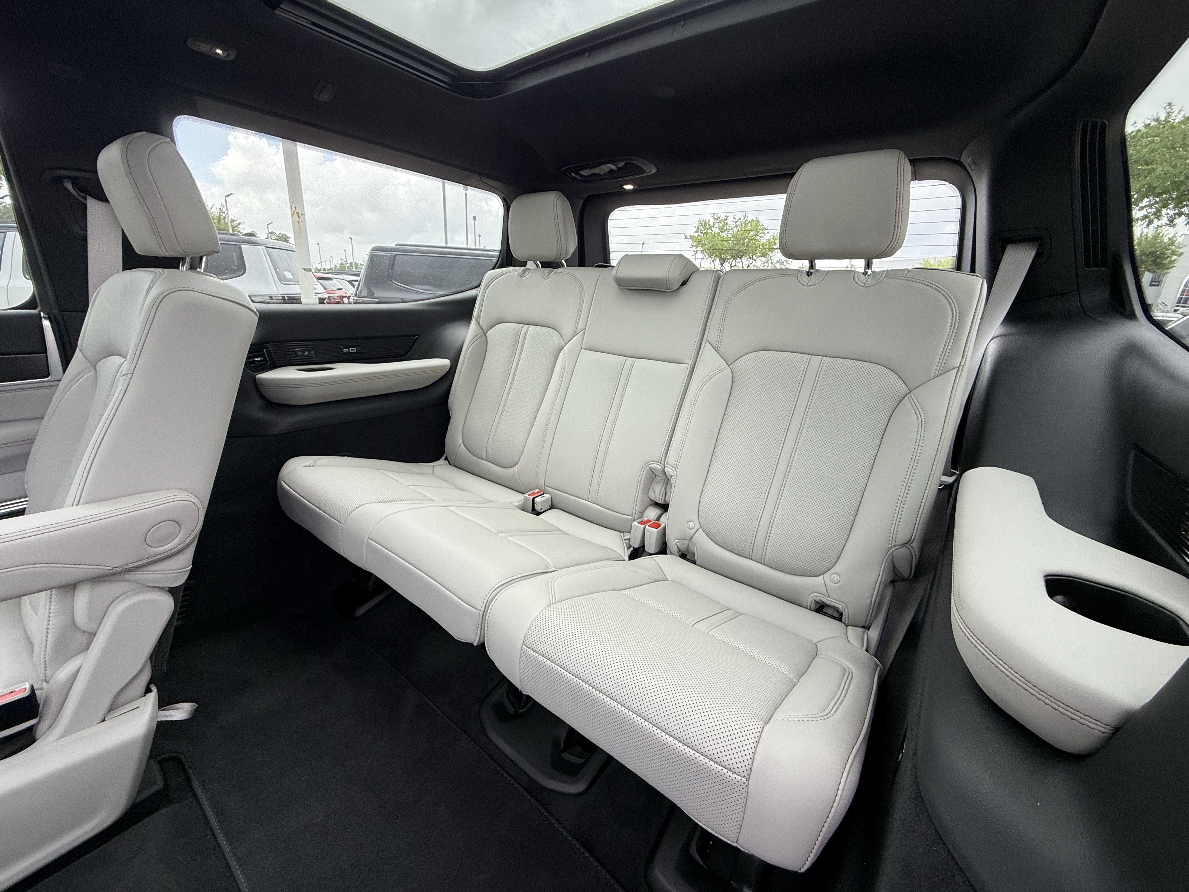 New 2026 Bright White Clearcoat Jeep Summit Obsidian image 15