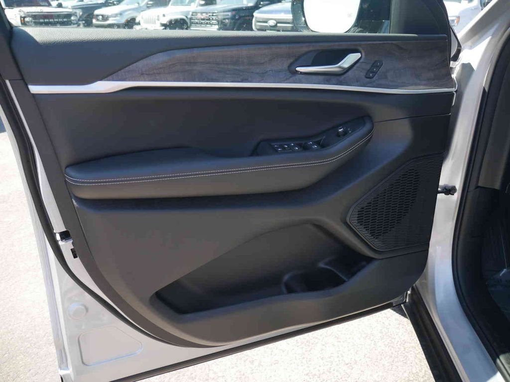 New 2026 Silver Zynith Jeep Limited image 19