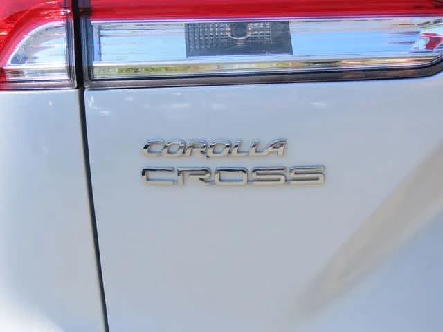 Used 2023 Wind Chill Pearl Toyota  image 7