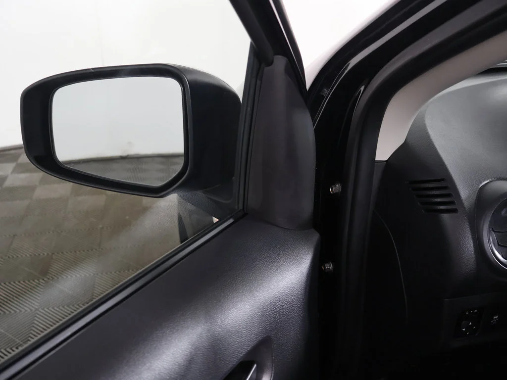 Used 2024 Black Mitsubishi ES image 30