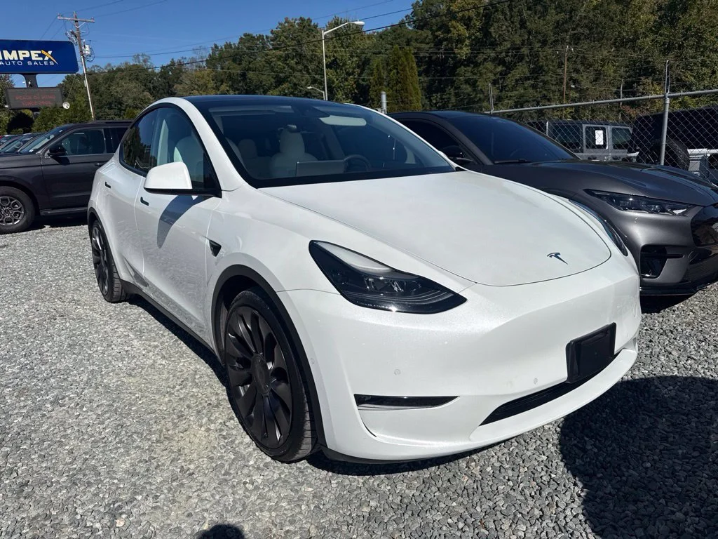 Used 2022 White Tesla Performance image 2