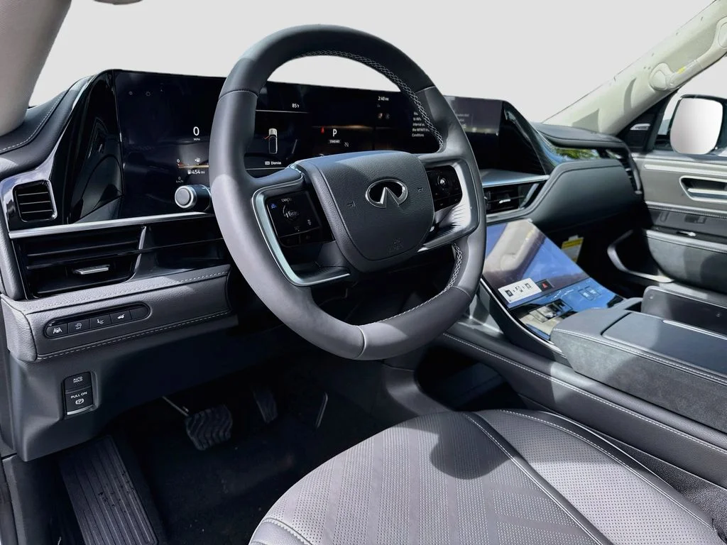 New 2027 RADIANT WHITE INFINITI Luxe 4WD image 9