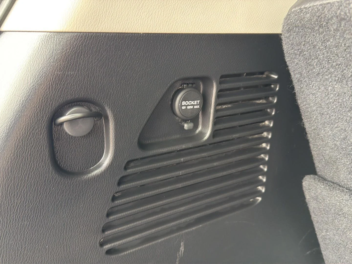 Used 2017 Forged Copper Nissan Platinum image 11