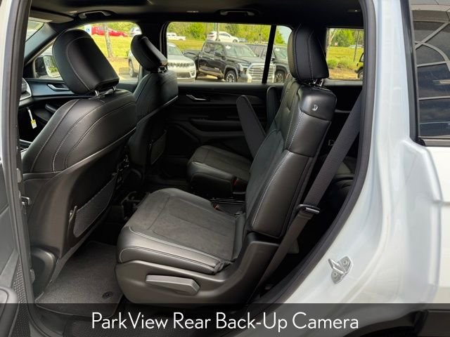 New 2025 Bright White Clear-Coat Exterior Paint Jeep Laredo image 16