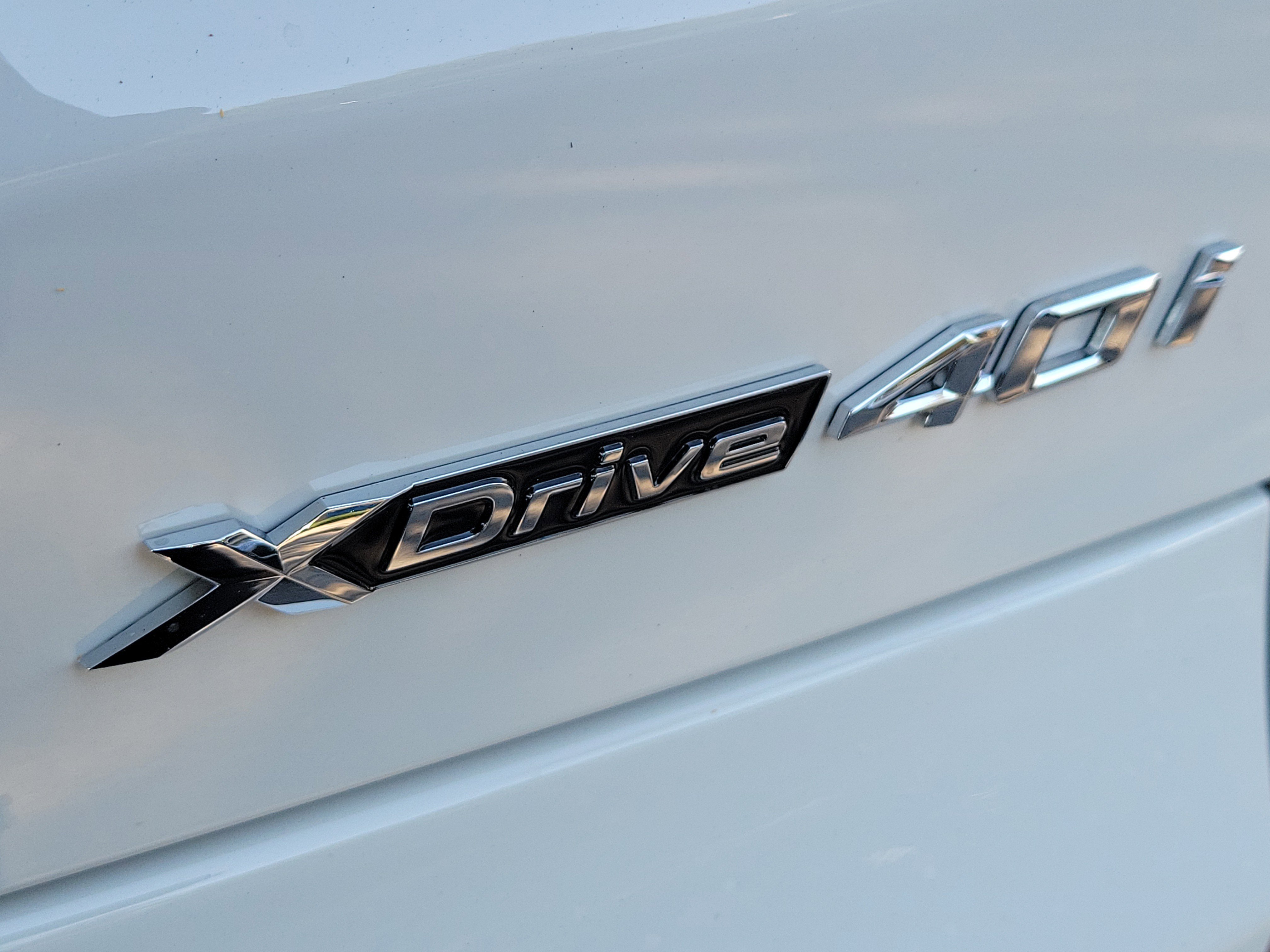 New 2026 Alpine White BMW xDrive40i image 9