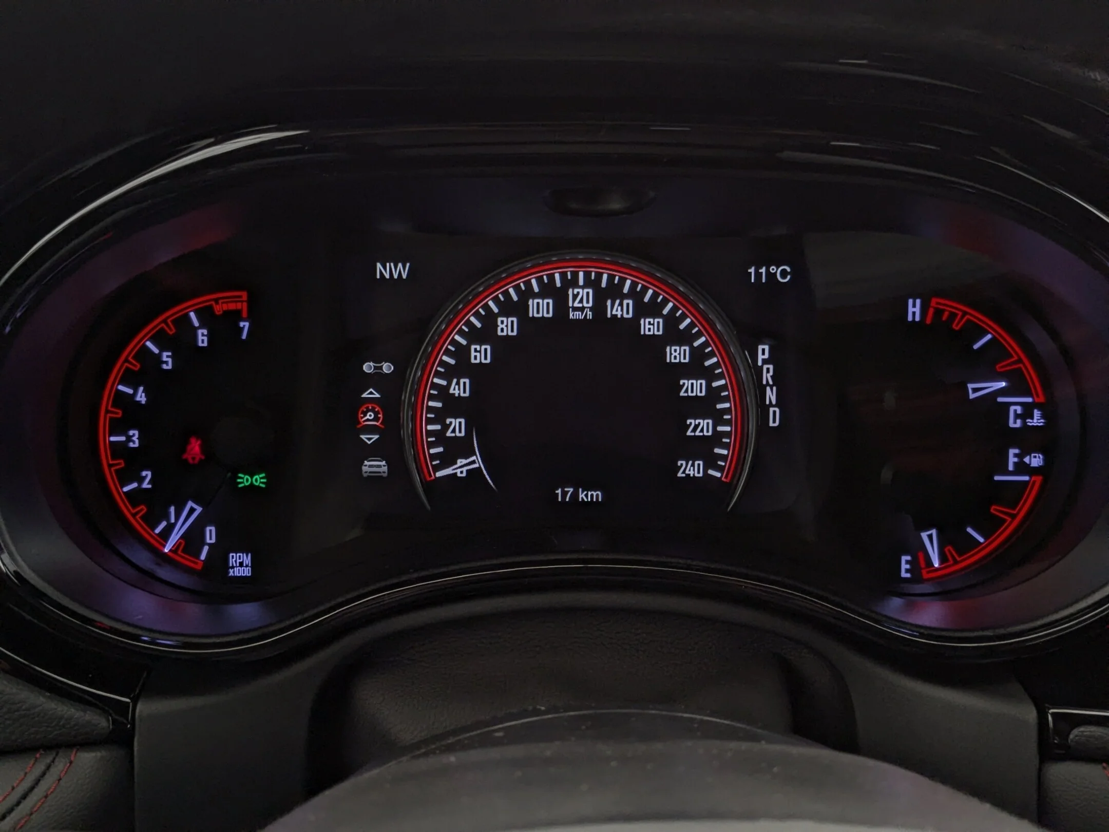 New 2026 White Dodge SXT - - 18 Alum Wheels - Michelin All-Season Tires - Remote Start - Heated Steering Wheel & More! image 19