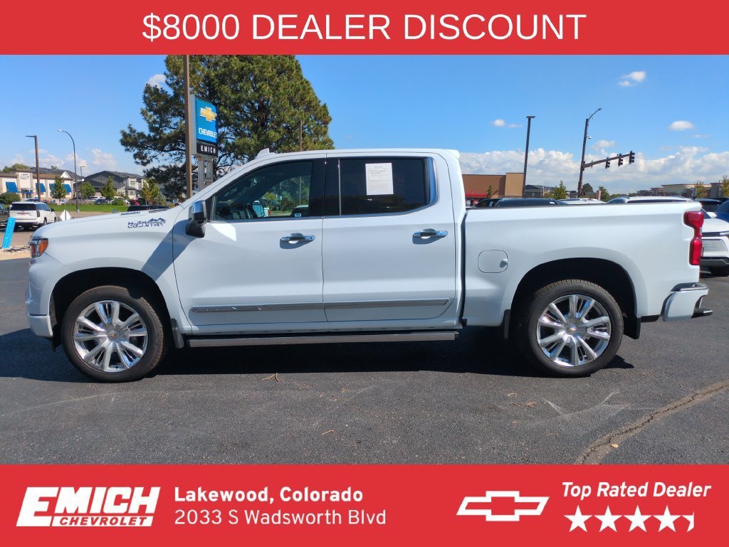 New 2026 Polar White Tricoat Chevrolet High Country image 2