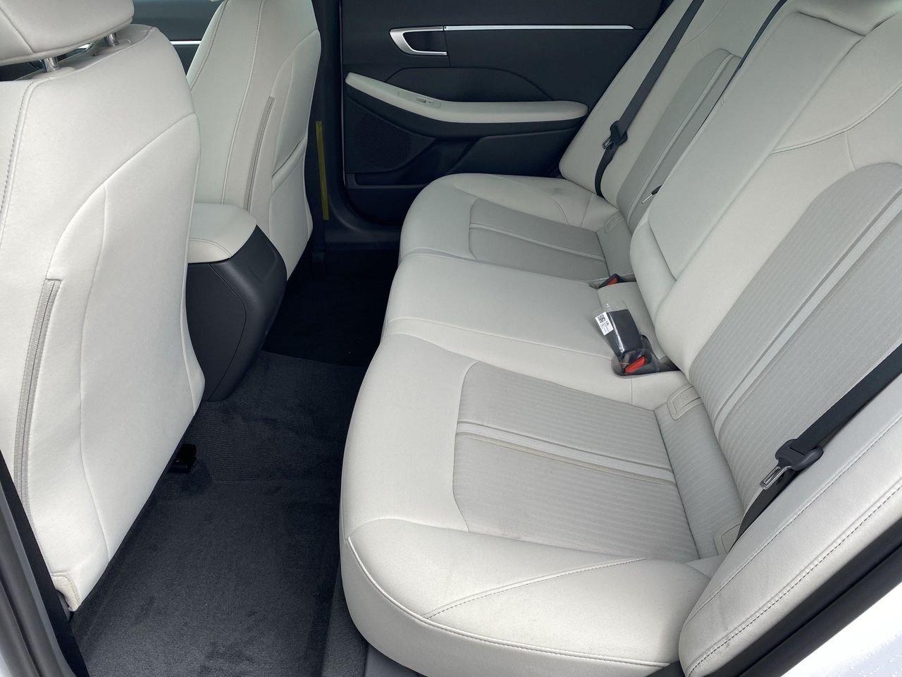 New 2026 Serenity White Hyundai SEL Sport image 15