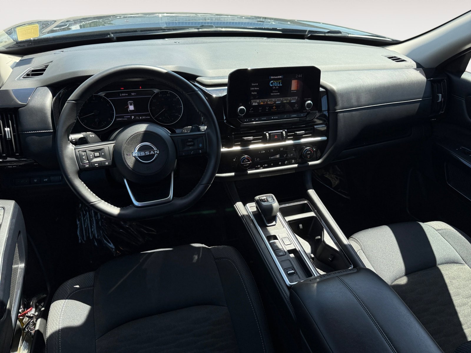 Used 2025 Super Black Nissan SV image 15