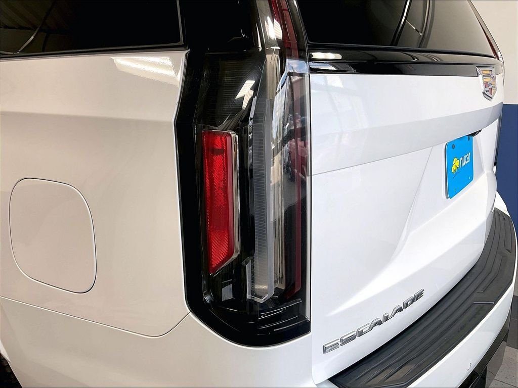 Used 2024 White Cadillac Sport Platinum image 35