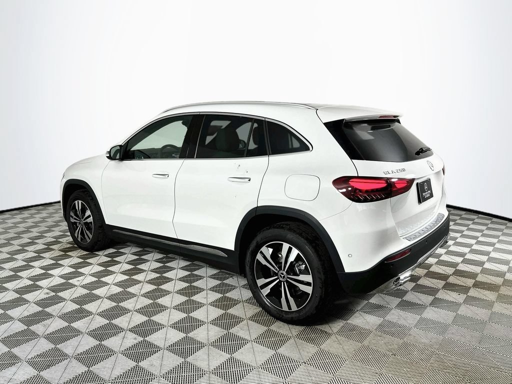 New 2026 Polar White Mercedes-Benz GLA 250 image 37