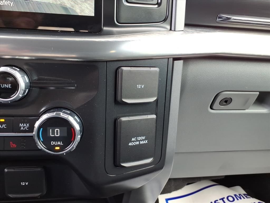 Used 2021 White Ford Lariat image 25