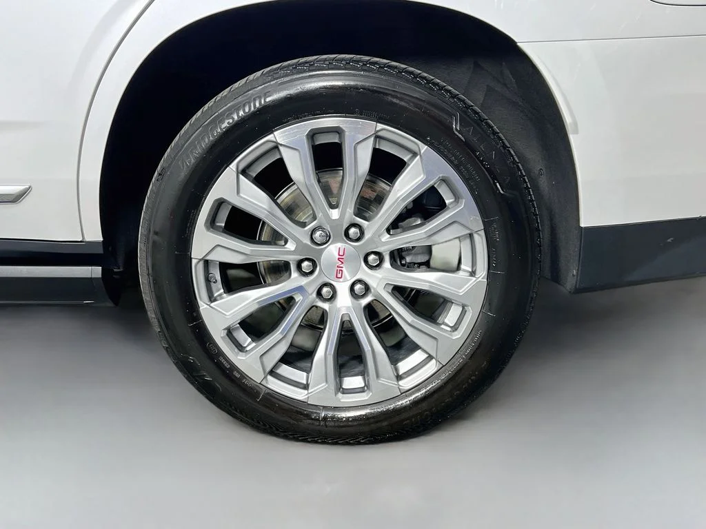 Used 2023 White GMC Denali image 34