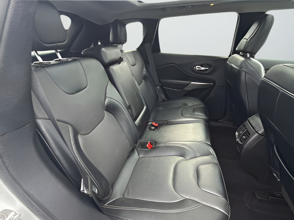 Used 2022 White Jeep Limited image 21