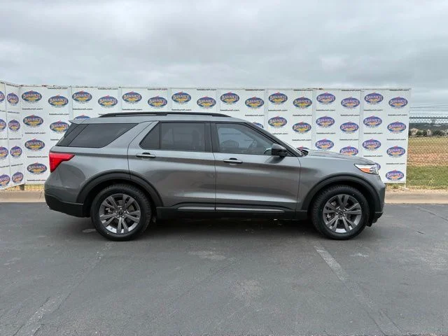 2023 Ford Explorer XLT RWD's photo