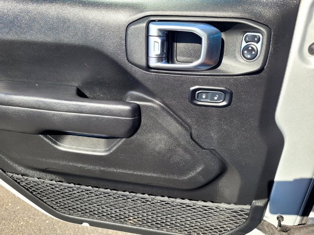 Used 2023 Silver Jeep Rubicon 4xe image 14