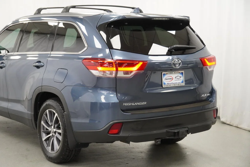 Used 2019 Blue Toyota XLE image 16