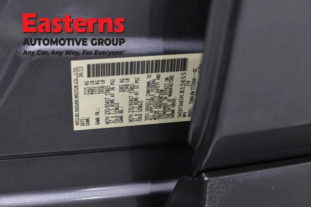 Used 2023 Gray Nissan S image 36