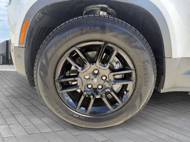 Certified Used 2025 White Land Rover S image 9