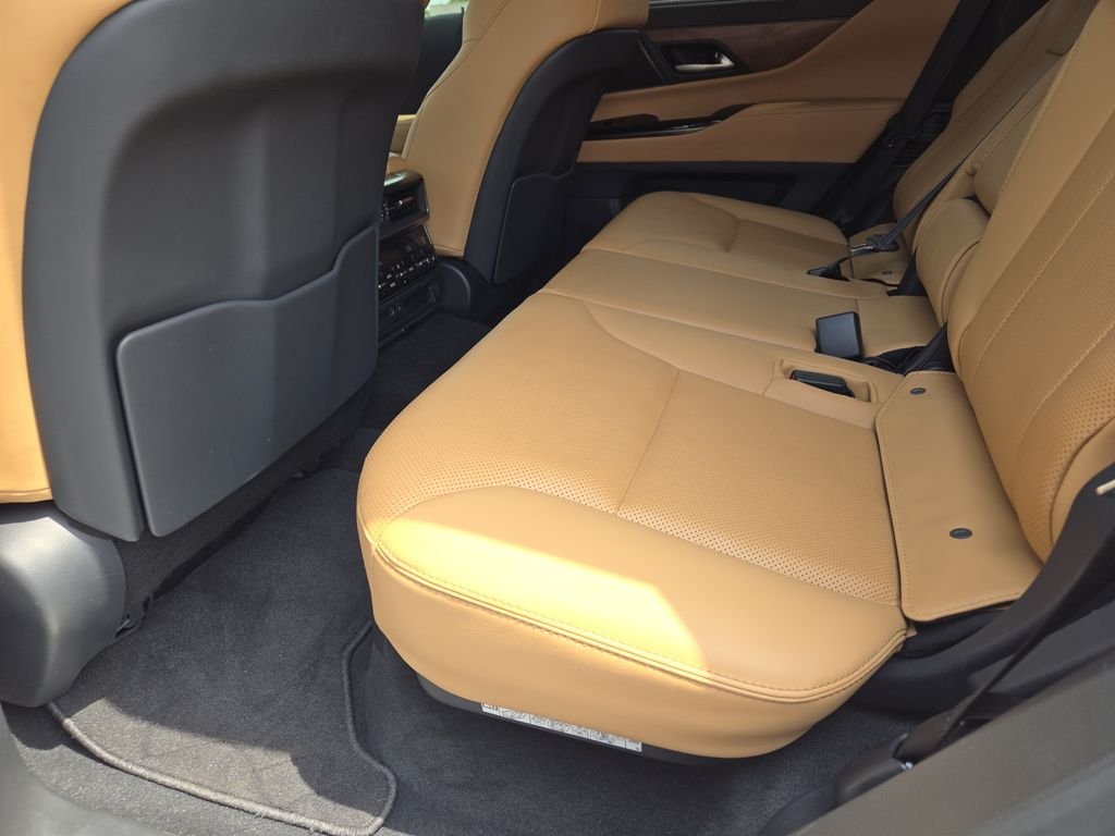 Certified Used 2026 EMINENT WHITE PEARL Lexus 700h Luxury image 29