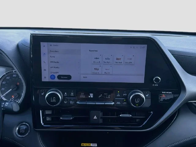Certified Used 2023  Toyota XLE image 15