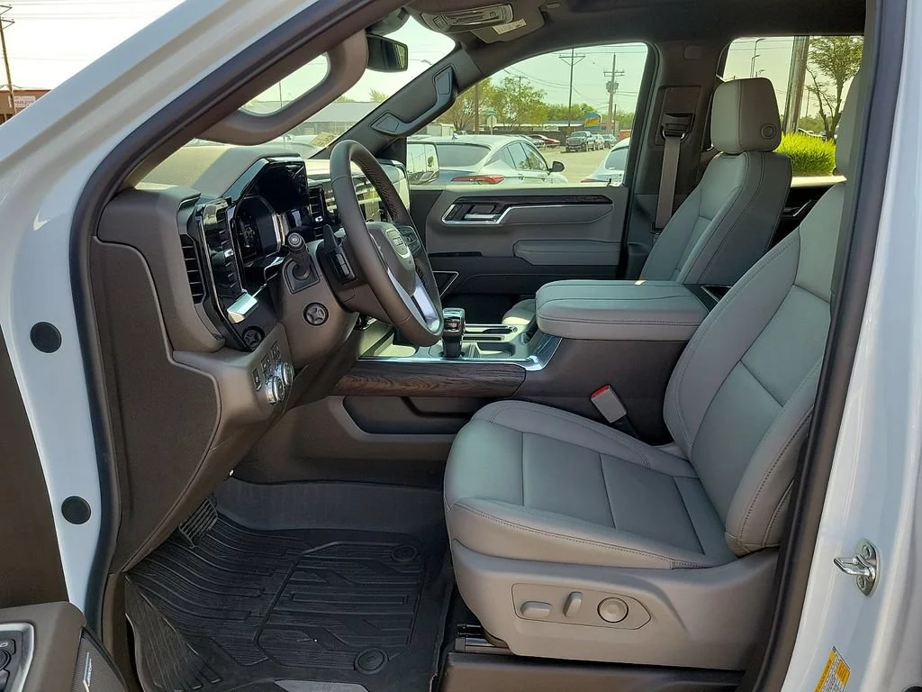 New 2026 Glacier White Tricoat GMC SLT image 19